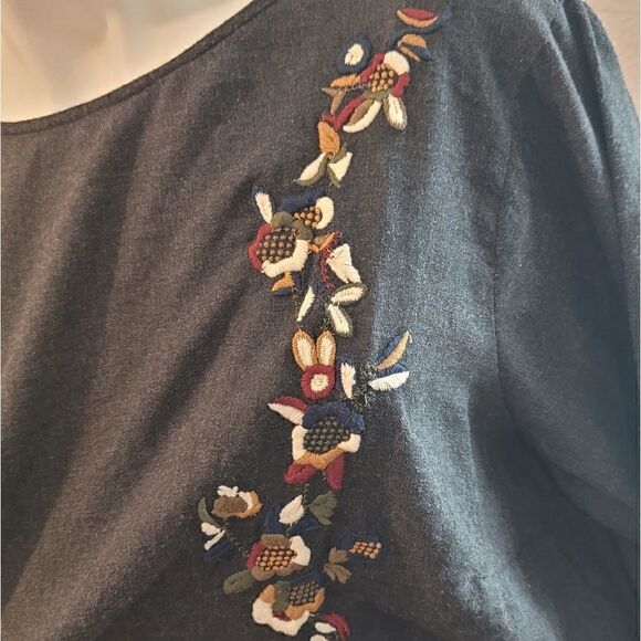 PLUS Philosophy long bell sleeve top - Picture 2 of 7